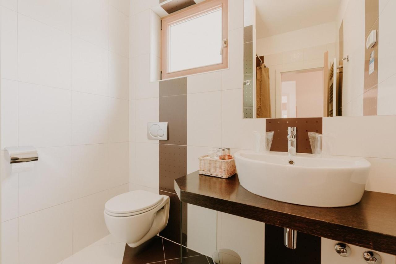 Bed And Breakfast Kolo Adults Only Bužinija Exterior foto