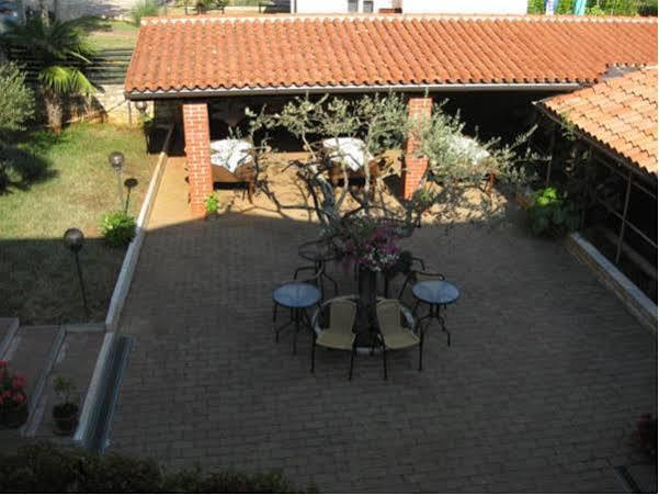 Bed And Breakfast Kolo Adults Only Bužinija Exterior foto